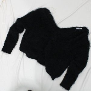 Black Long-Sleeved Knit top